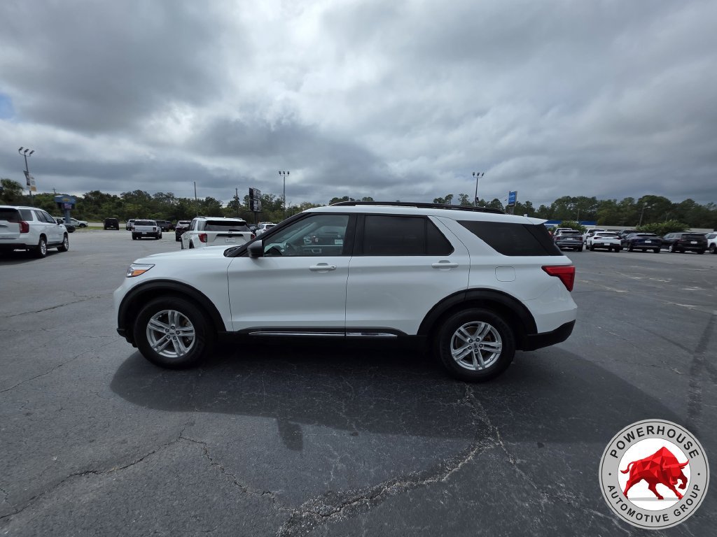 Certified 2021 Ford Explorer XLT RWD image 3