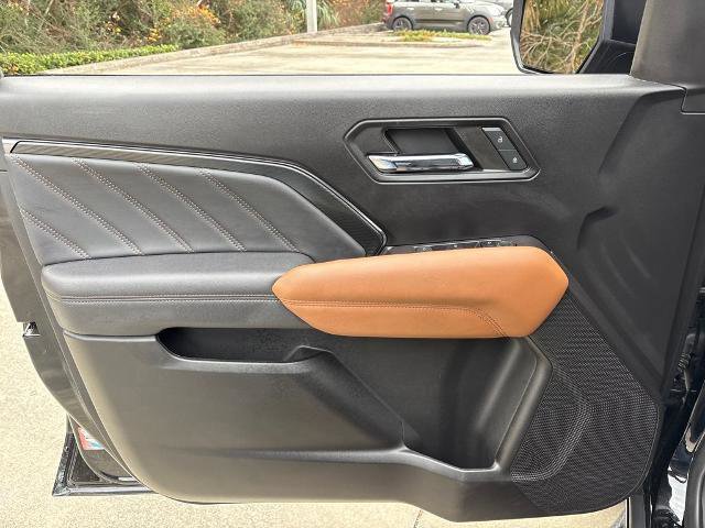 Used 2024 GMC Canyon AT4 w/ Technology Package image 16