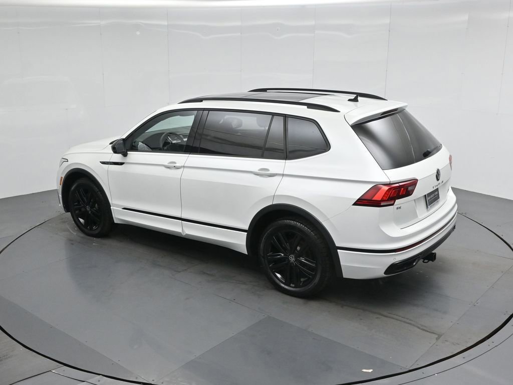 Used 2022 Volkswagen Tiguan SE R-Line image 20