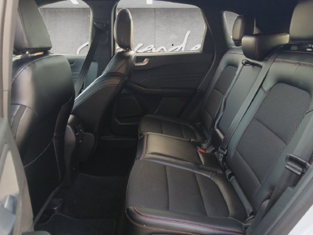Certified 2025 Ford Escape ST-Line Select AWD/4WD image 23