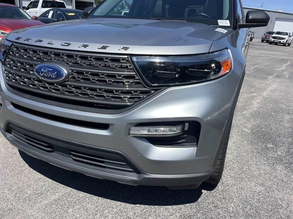 Certified 2021 Ford Explorer XLT w/ Equipment Group 202A AWD/4WD image 11