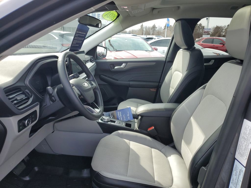 Certified 2024 Ford Escape SE w/ Class II Trailer Tow Package image 8