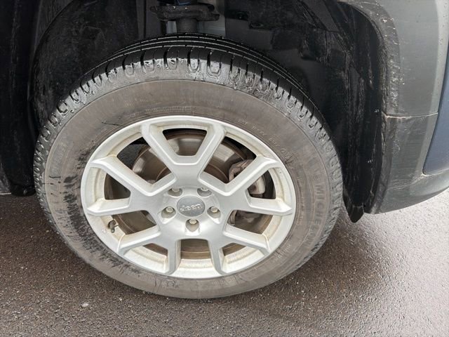 Used 2020 Jeep Renegade Latitude w/ Cold Weather Group image 7