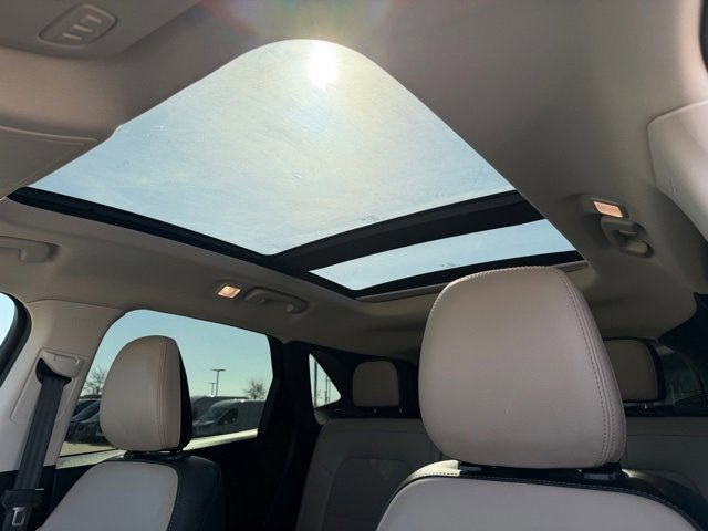 Certified 2022 Ford Escape Titanium w/ Class II Trailer Tow Package image 11