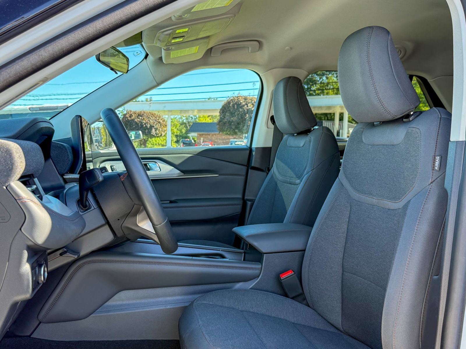 Certified 2025 Ford Explorer Active AWD/4WD image 16