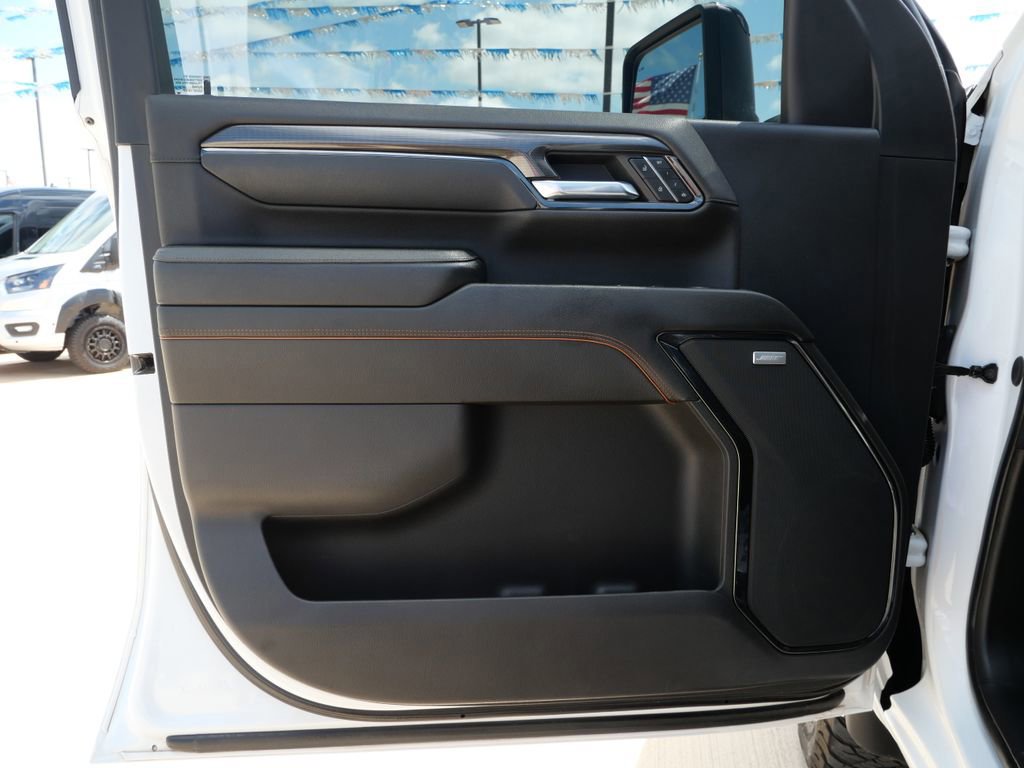 Used 2024 GMC Sierra 2500 AT4 w/ AT4 Premium Plus Package AWD/4WD image 18