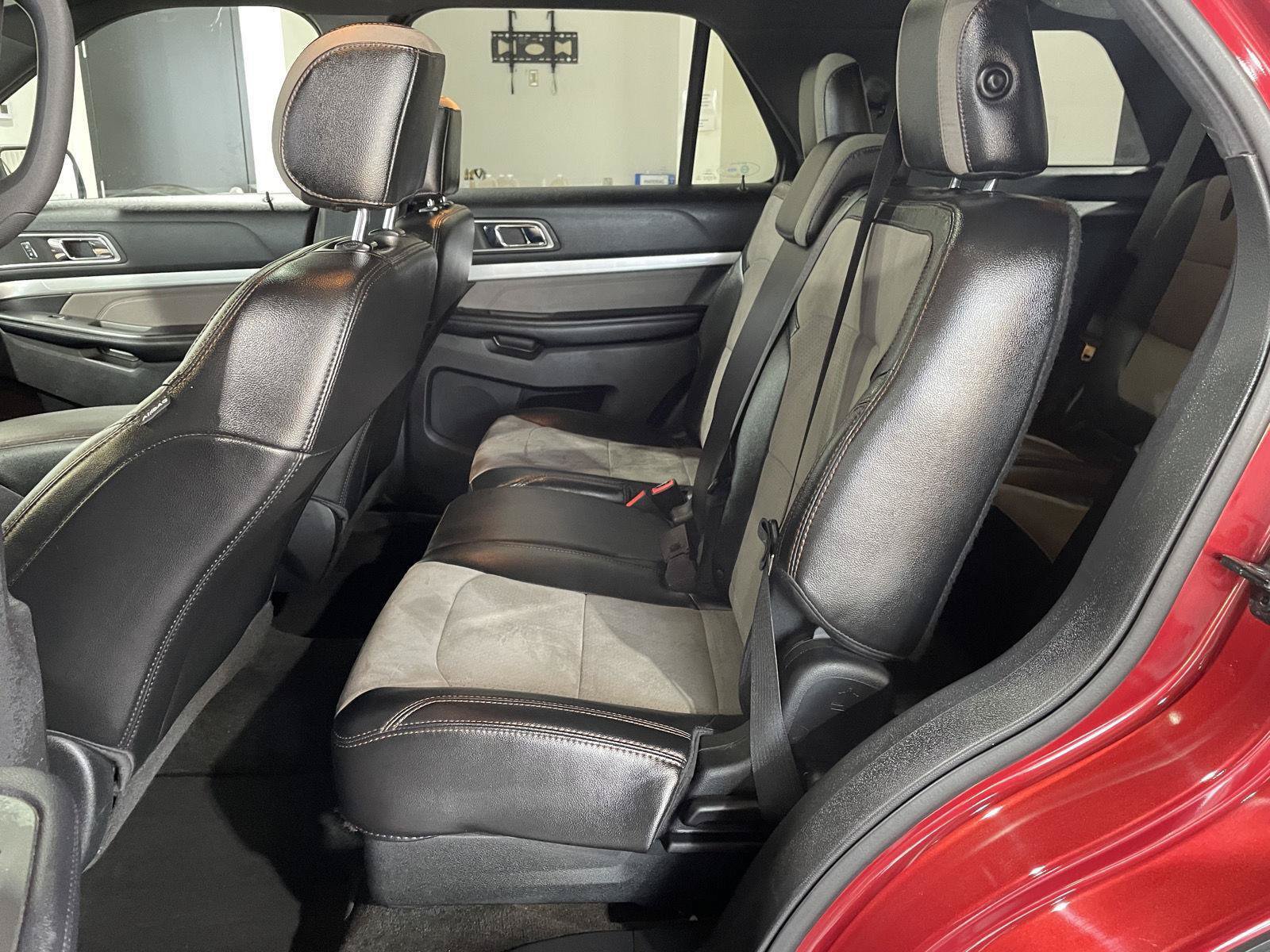 Certified 2017 Ford Explorer XLT w/ Equipment Group 202A AWD/4WD image 24