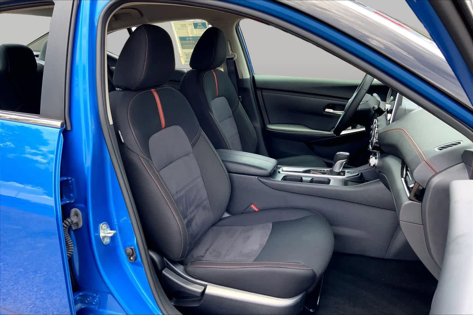 Used 2025 Nissan Sentra SR w/ Midnight Edition FWD image 9