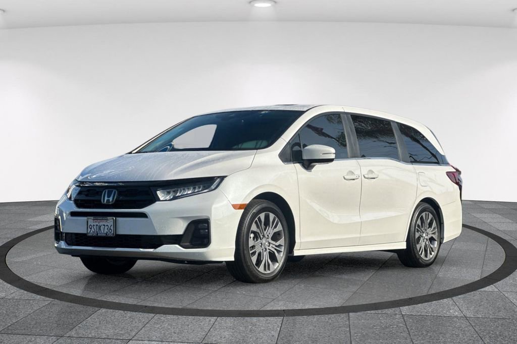 Used 2025 Honda Odyssey Touring image 10