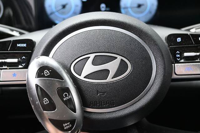 Used 2024 Hyundai Elantra SEL FWD image 33