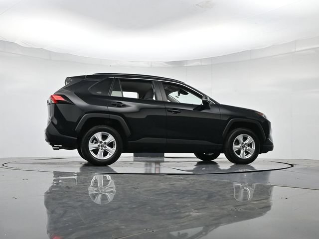 Used 2021 Toyota RAV4 XLE FWD image 32