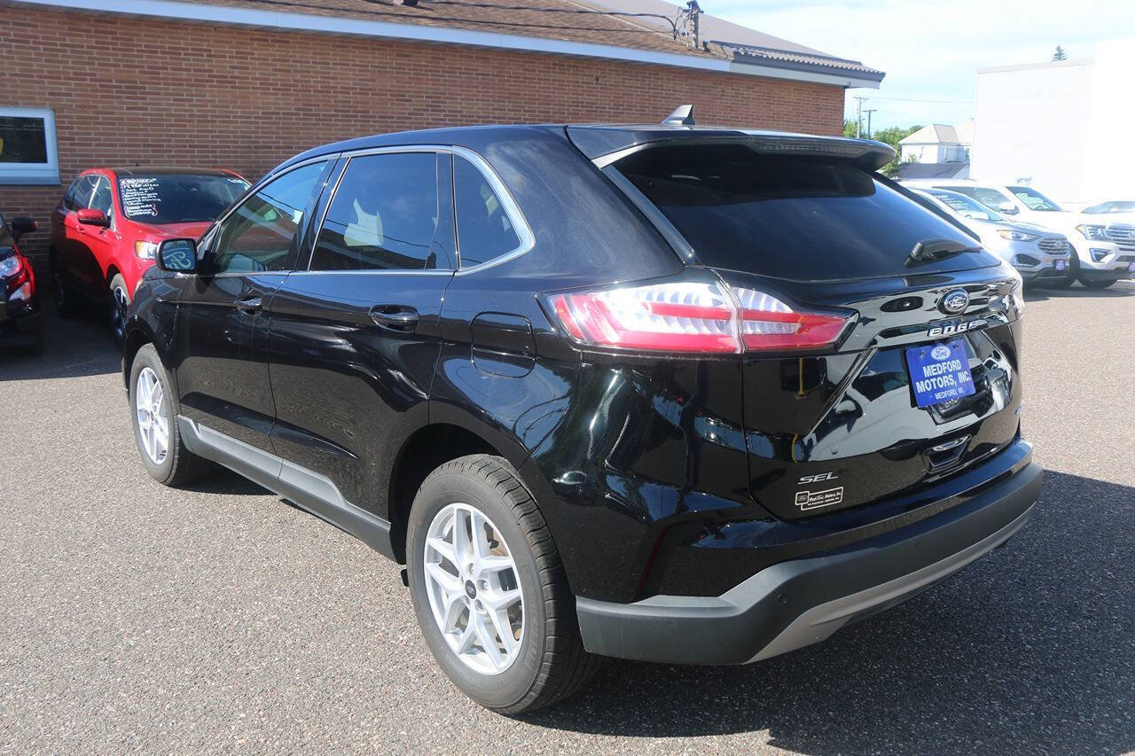 Certified 2024 Ford Edge SEL w/ Convenience Package AWD/4WD image 3