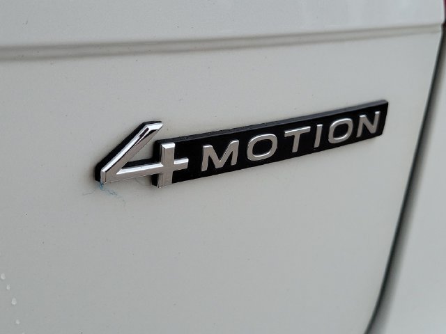 Used 2022 Volkswagen Tiguan SE R-Line AWD/4WD image 10