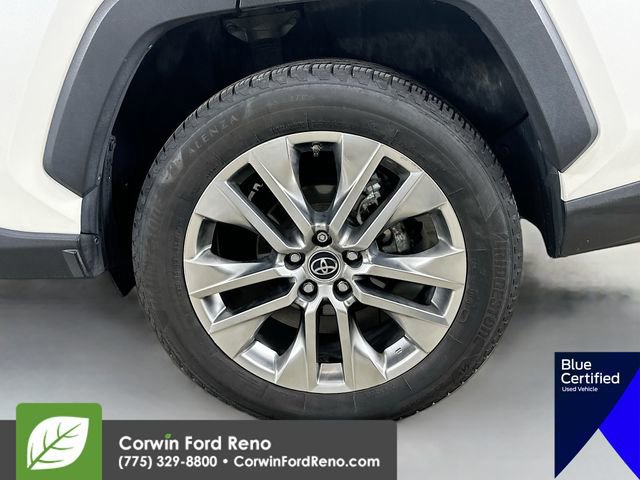 Used 2019 Toyota RAV4 Limited w/ Advanced Technology Package AWD/4WD image 35