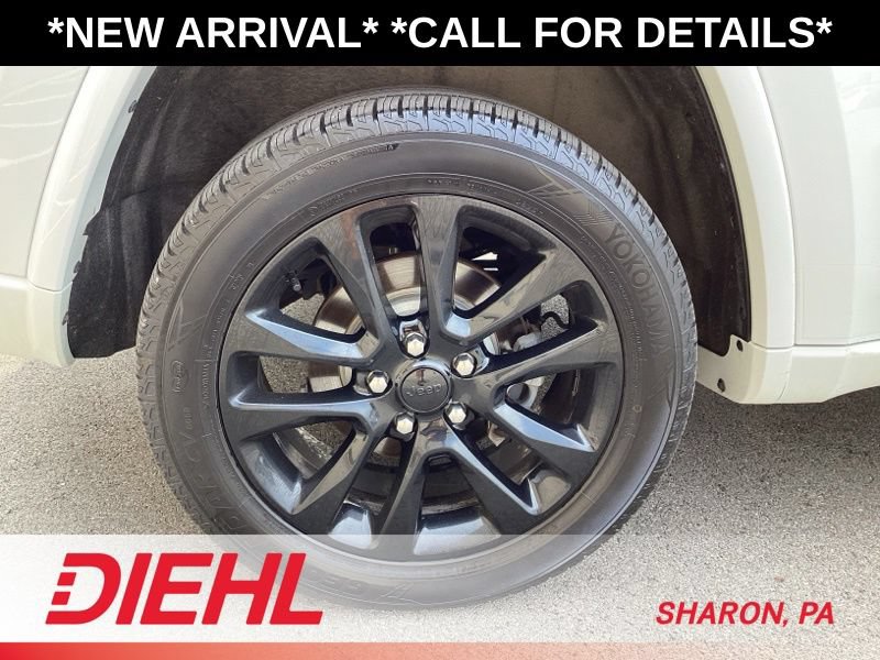 Used 2020 Jeep Grand Cherokee Altitude AWD/4WD image 10