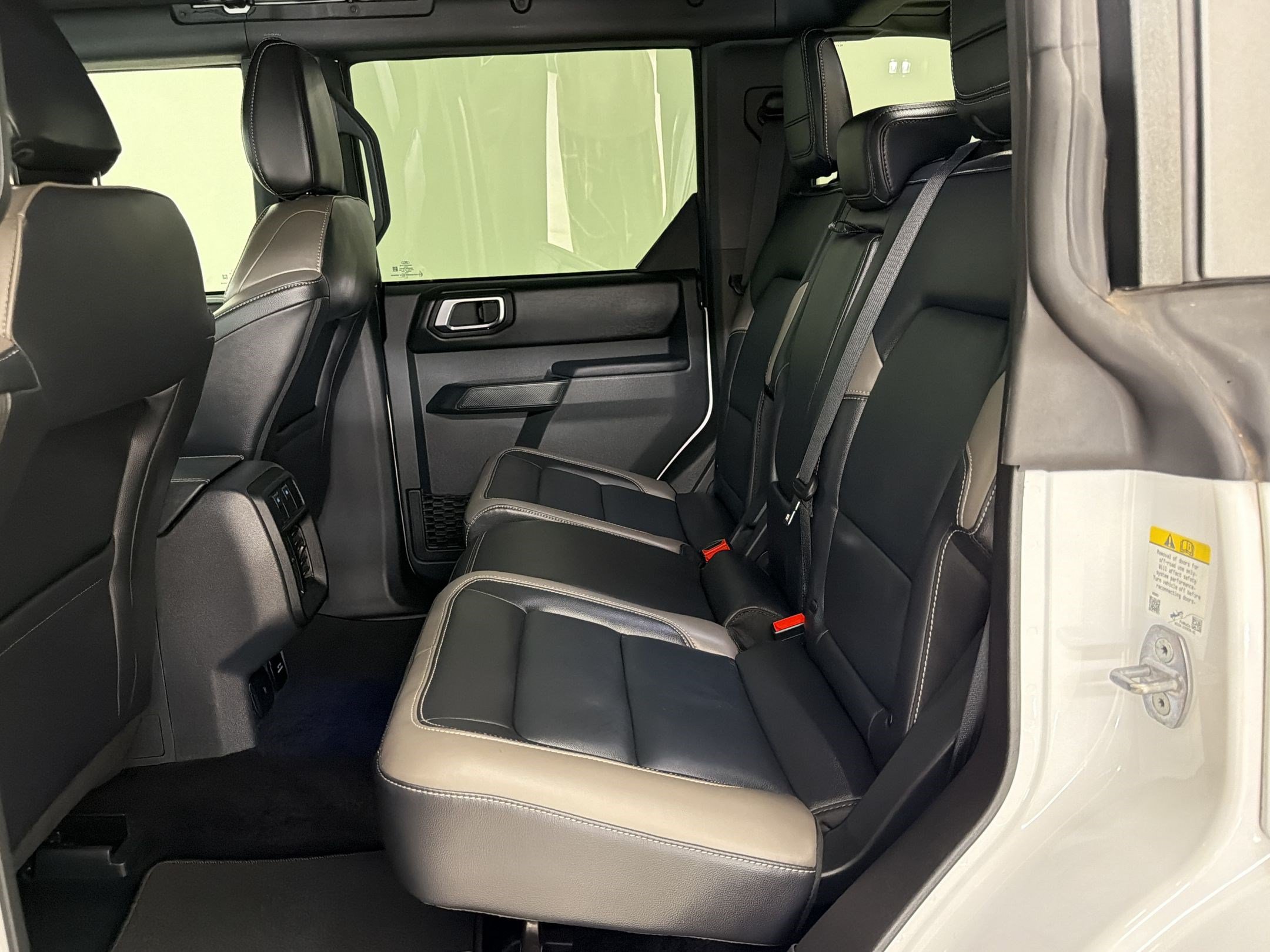 Certified 2025 Ford Bronco Outer Banks AWD/4WD image 25