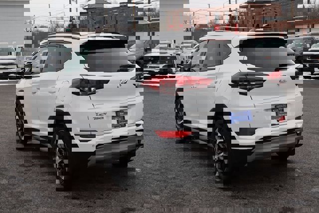 Used 2018 Hyundai Tucson Value w/ Cargo Package image 3