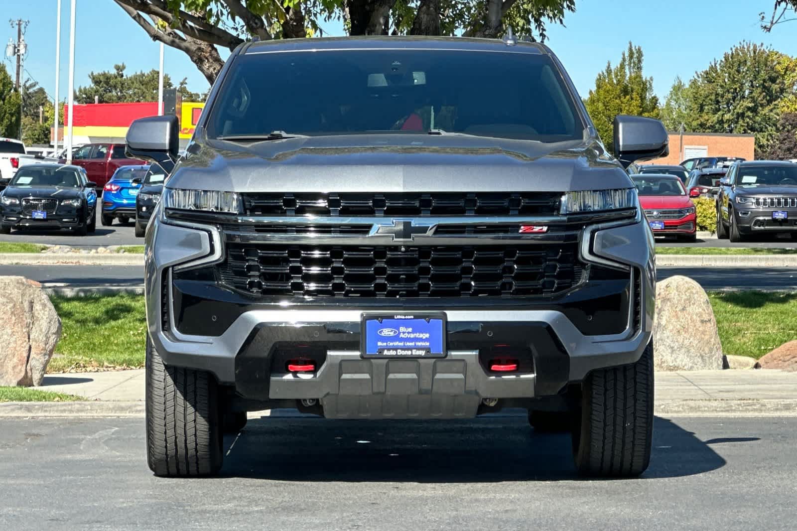 Used 2022 Chevrolet Tahoe Z71 w/ Luxury Package AWD/4WD image 10