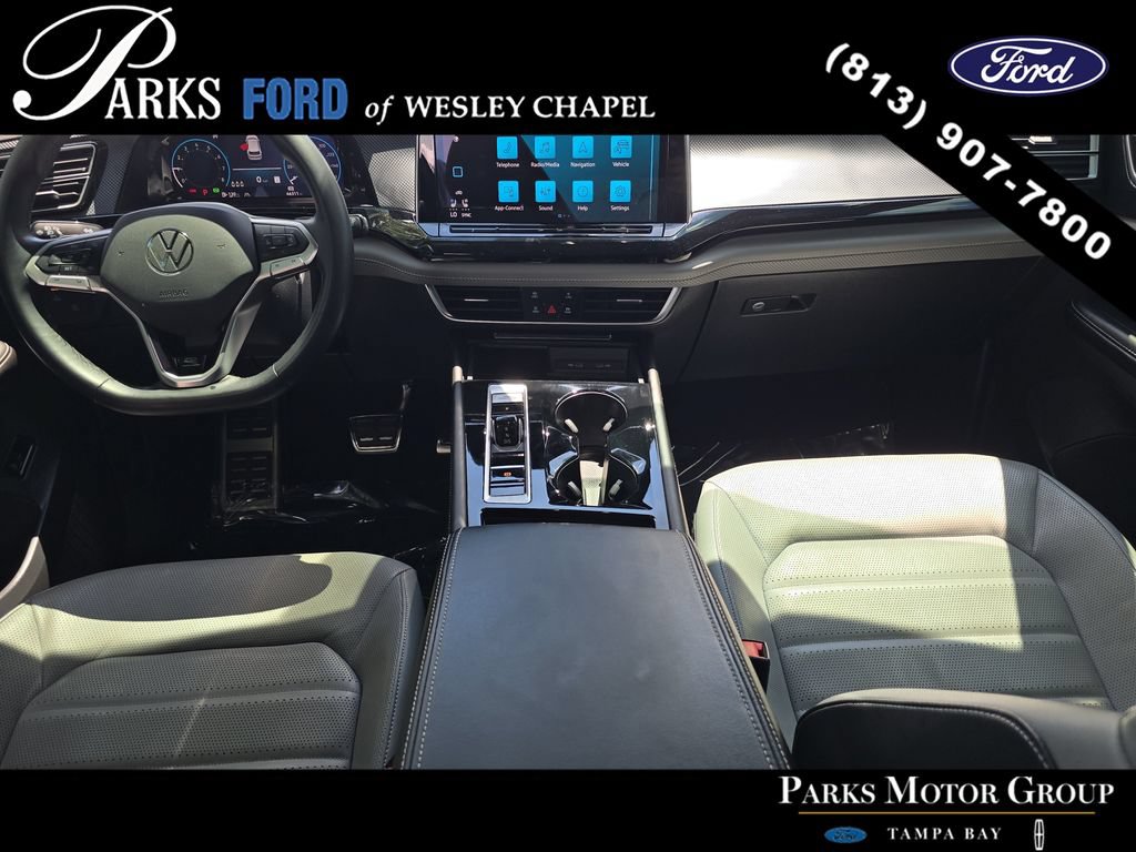 Used 2024 Volkswagen Atlas Cross Sport SEL R-Line AWD/4WD image 11