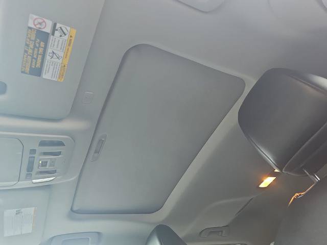 Used 2022 Toyota Highlander XLE AWD/4WD image 29