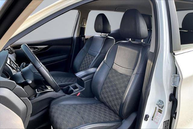 Used 2022 Nissan Rogue Sport SV w/ Technology Package image 28