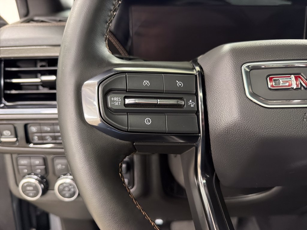 Used 2025 GMC Yukon AT4 w/ AT4 Premium Plus Package AWD/4WD image 21