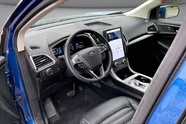 Certified 2024 Ford Edge SEL w/ Convenience Package AWD/4WD image 17
