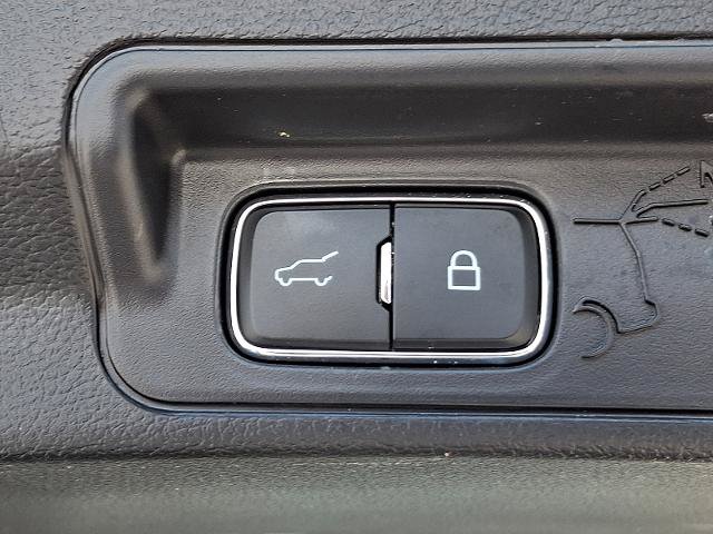 Certified 2025 Ford Explorer Active AWD/4WD image 29