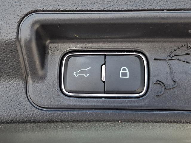 Certified 2025 Ford Explorer Active AWD/4WD image 29