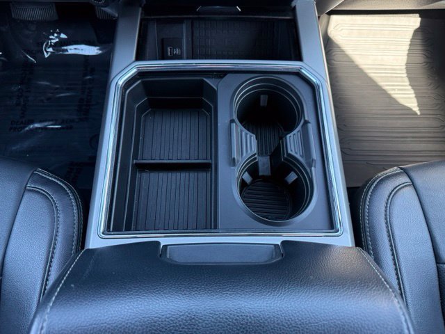 Certified 2022 Ford F350 4x4 Crew Cab DRW Super Duty image 31
