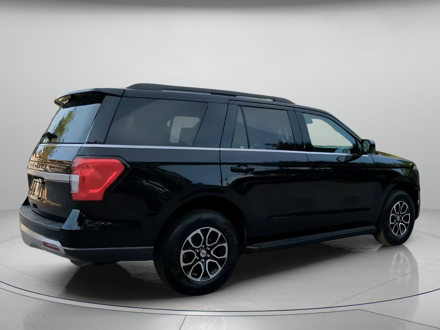 Certified 2024 Ford Expedition XLT RWD image 28