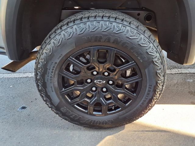 Used 2023 Chevrolet Colorado Trail Boss w/ Technology Package image 19