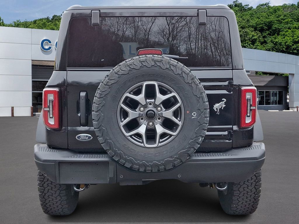 Certified 2025 Ford Bronco Badlands AWD/4WD image 3