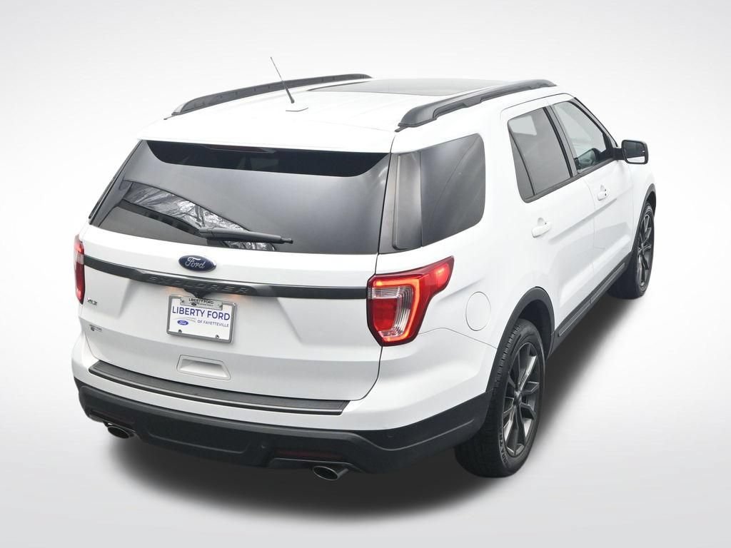 Certified 2018 Ford Explorer XLT w/ Equipment Group 202A FWD image 29