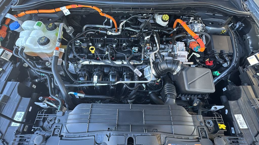 Certified 2025 Ford Escape Platinum image 25