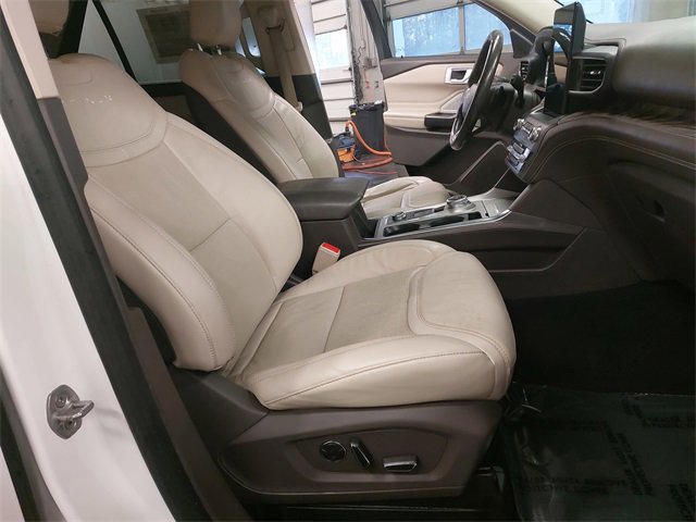 Certified 2020 Ford Explorer Platinum w/ Premium Technology Package image 10
