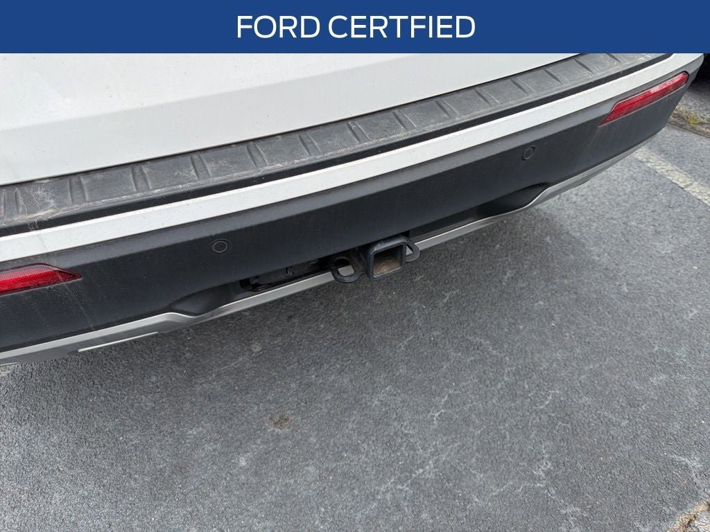 Certified 2023 Ford Explorer XLT w/ Equipment Group 202A RWD image 5