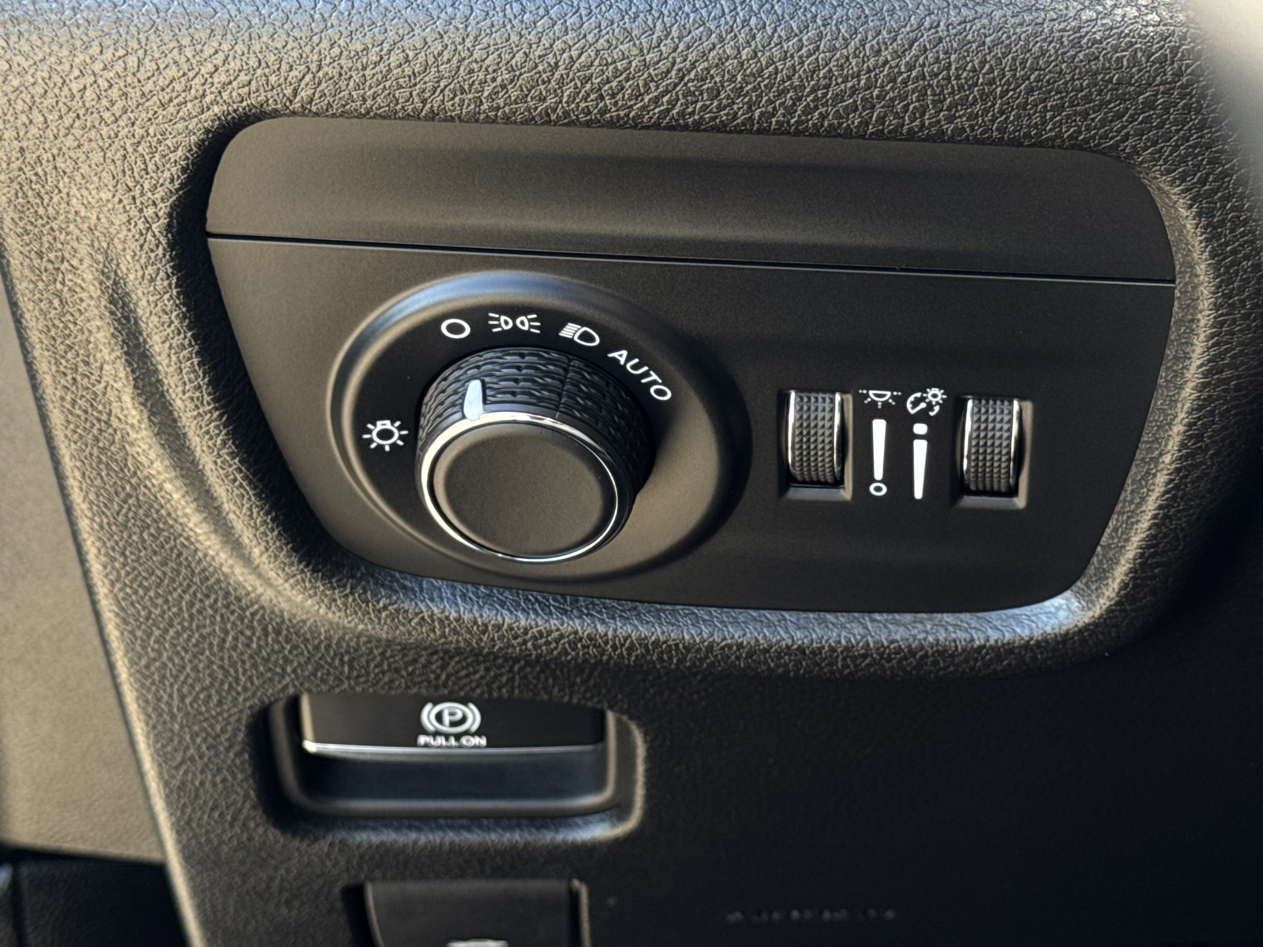 Used 2024 Jeep Grand Cherokee L Altitude image 23