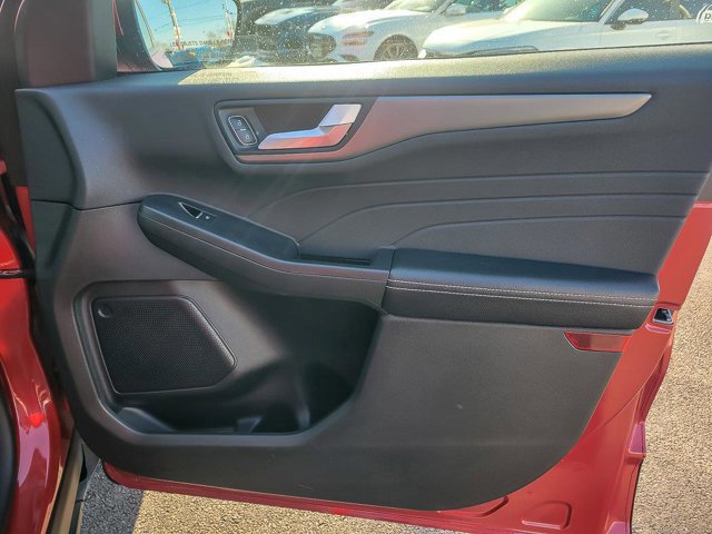 Certified 2023 Ford Escape SE w/ Class II Trailer Tow Package image 30