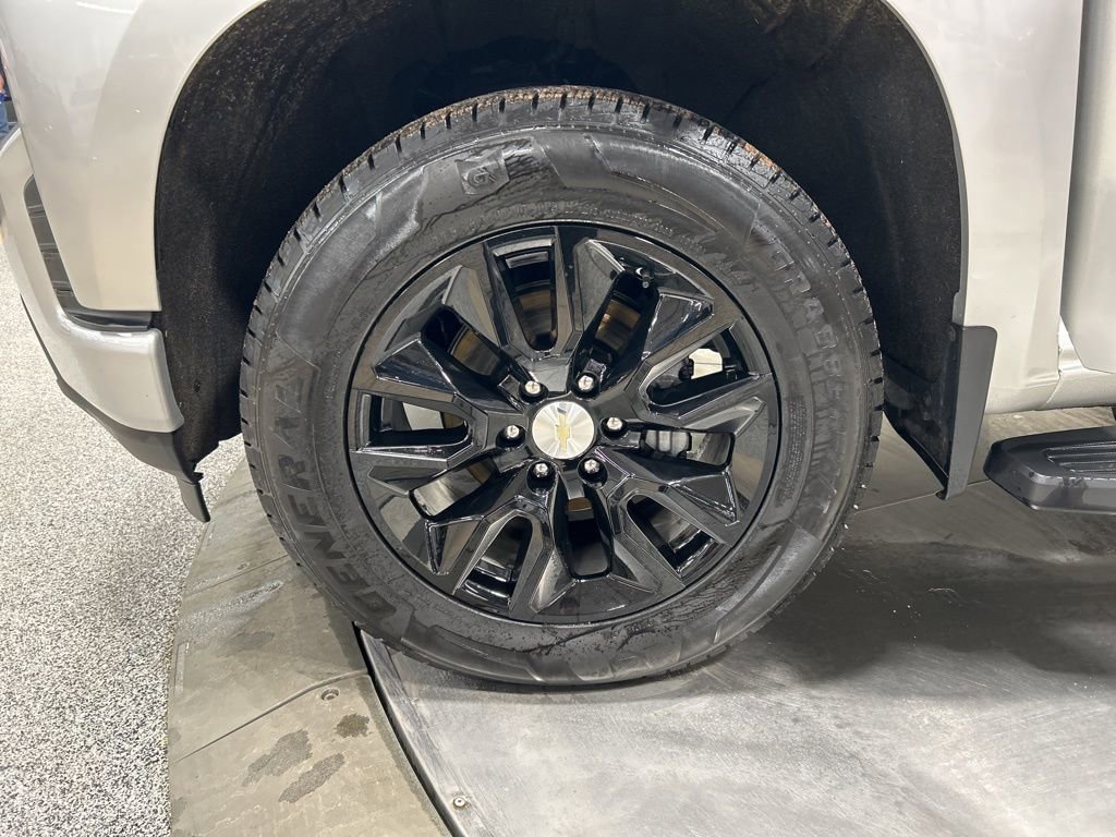 Used 2019 Chevrolet Silverado 1500 Custom w/ Trailering Package image 24