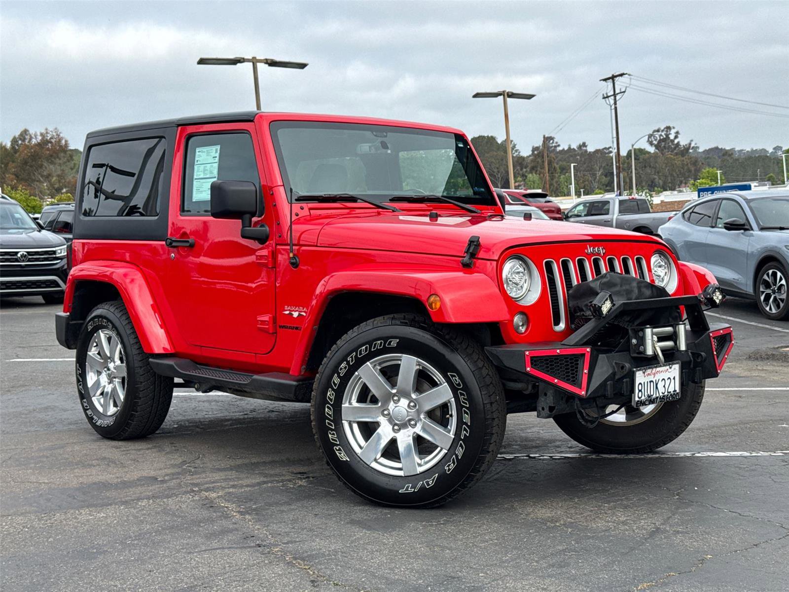 Used 2017 Jeep Wrangler Sahara w/ Connectivity Group AWD/4WD image 2