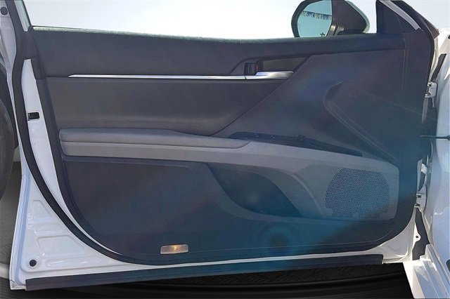 Used 2019 Toyota Camry LE image 23