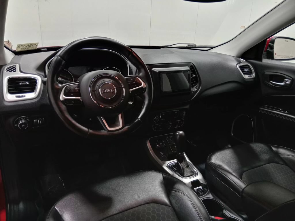 Used 2018 Jeep Compass Latitude w/ Popular Equipment Group AWD/4WD image 14