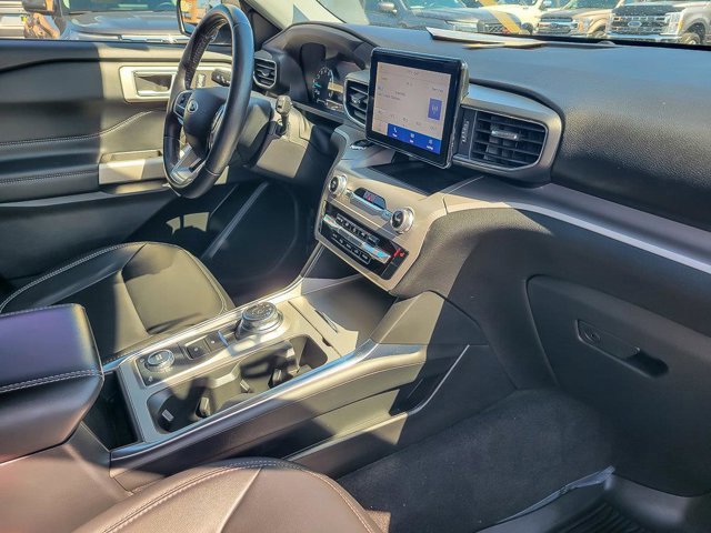 Certified 2023 Ford Explorer XLT w/ Equipment Group 202A image 31