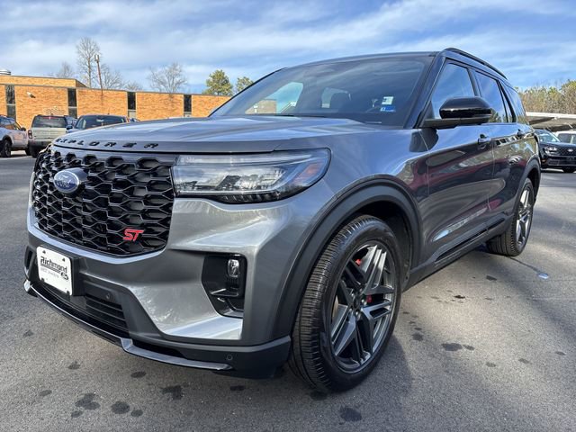 Certified 2025 Ford Explorer ST image 2