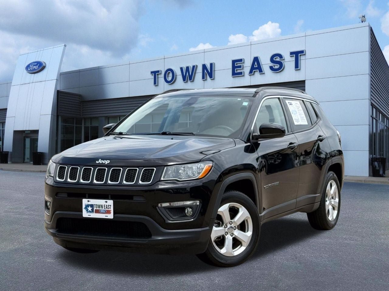 Used 2018 Jeep Compass Latitude w/ Popular Equipment Group FWD image 1