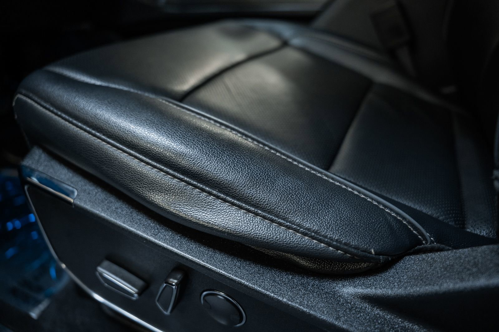 Certified 2023 Ford F150 Lariat w/ Equipment Group 502A High image 44