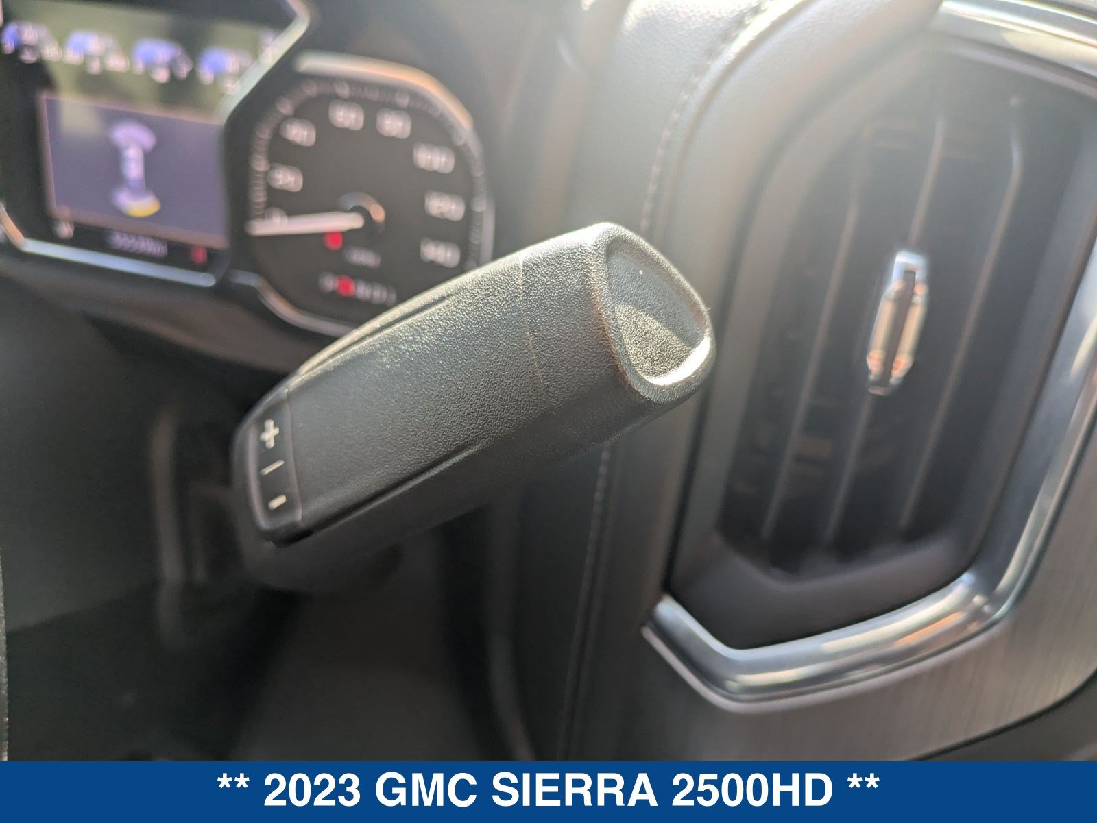 Used 2023 GMC Sierra 2500 Denali w/ Denali Ultimate Package AWD/4WD image 41