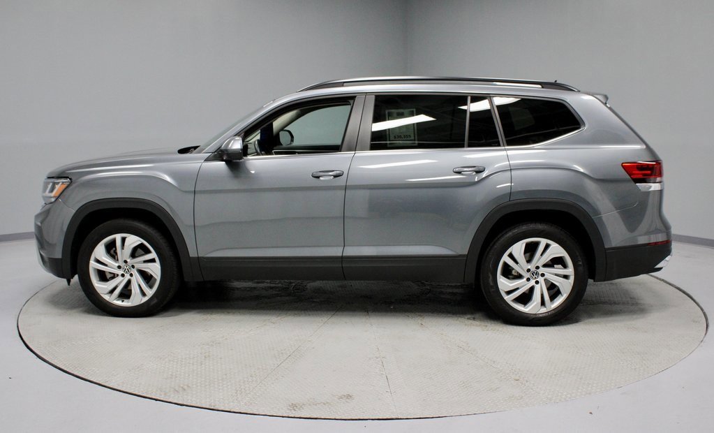 Used 2023 Volkswagen Atlas SE image 2