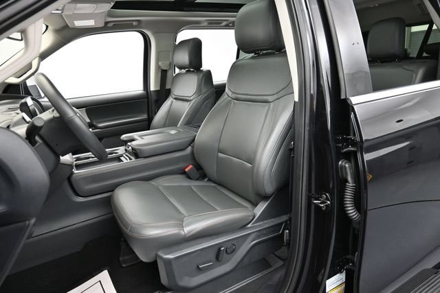 Certified 2025 Ford Expedition Active AWD/4WD image 11